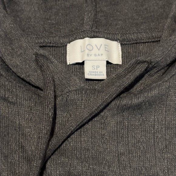 GAP love sweater hoodie - Picture 2 of 3